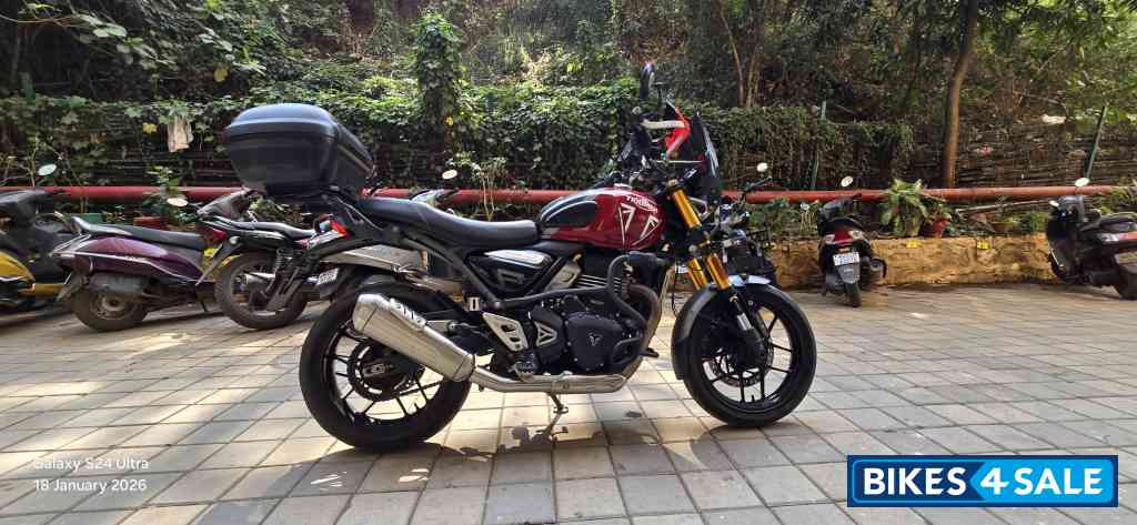 Carnival Red Triumph Speed 400