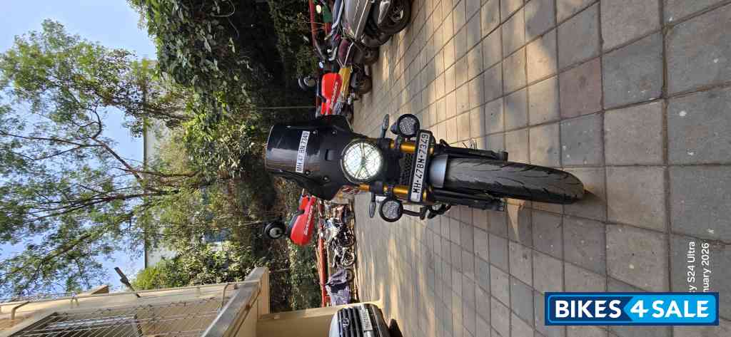 Carnival Red Triumph Speed 400