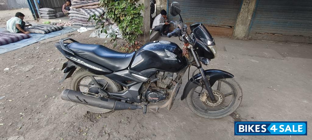 Black Honda Unicorn