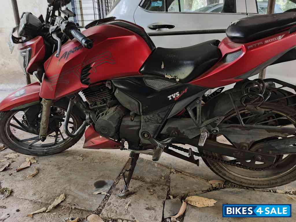 TVS Apache RTR 200 4V