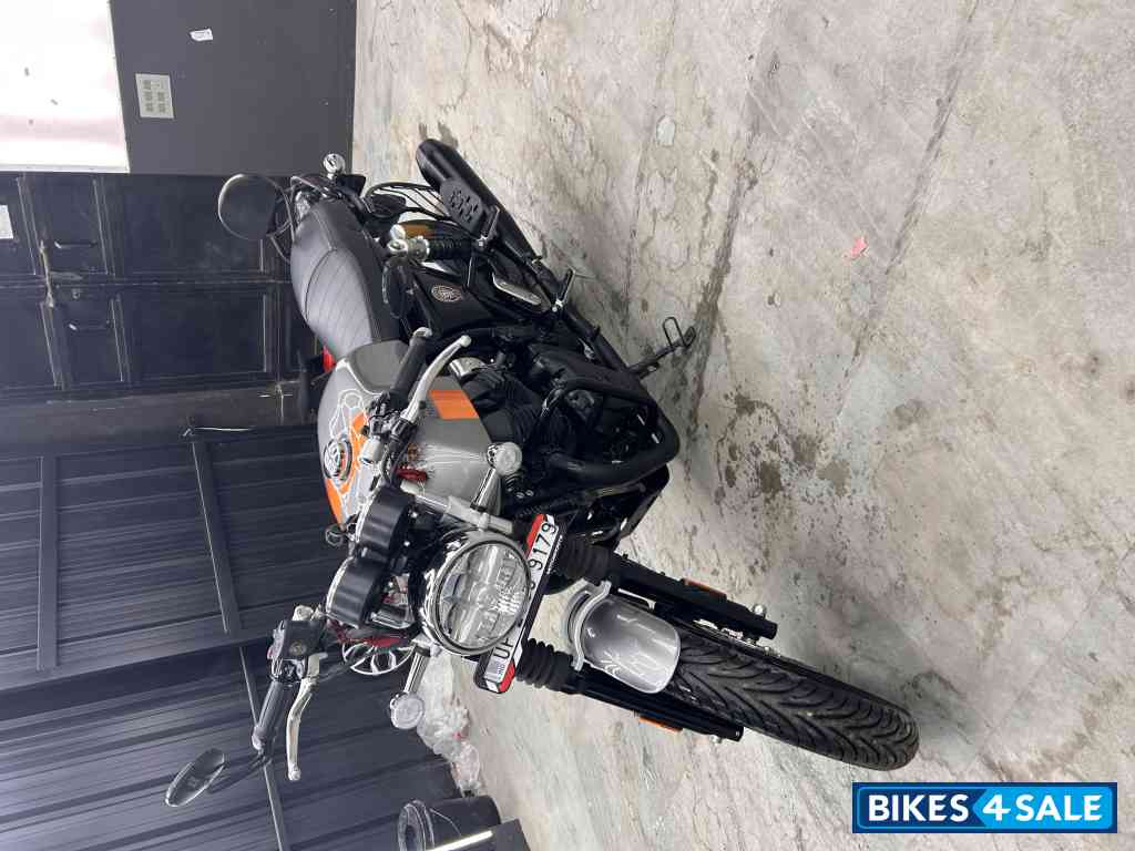 Apex Grey Royal Enfield Continental GT 650