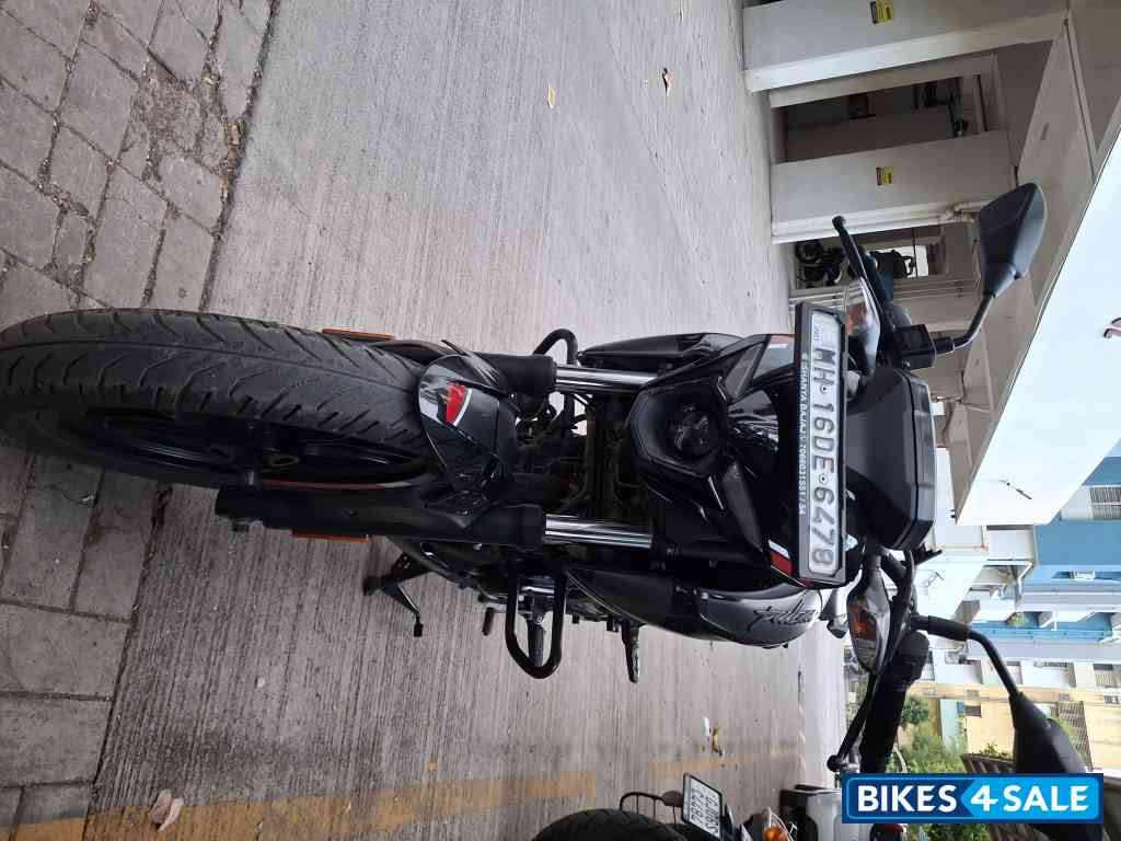 Black Bajaj Pulsar N160 Dual Channel ABS