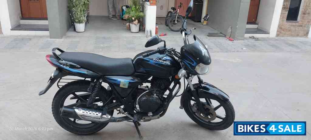 Black Blue Bajaj Discover DTSi 135