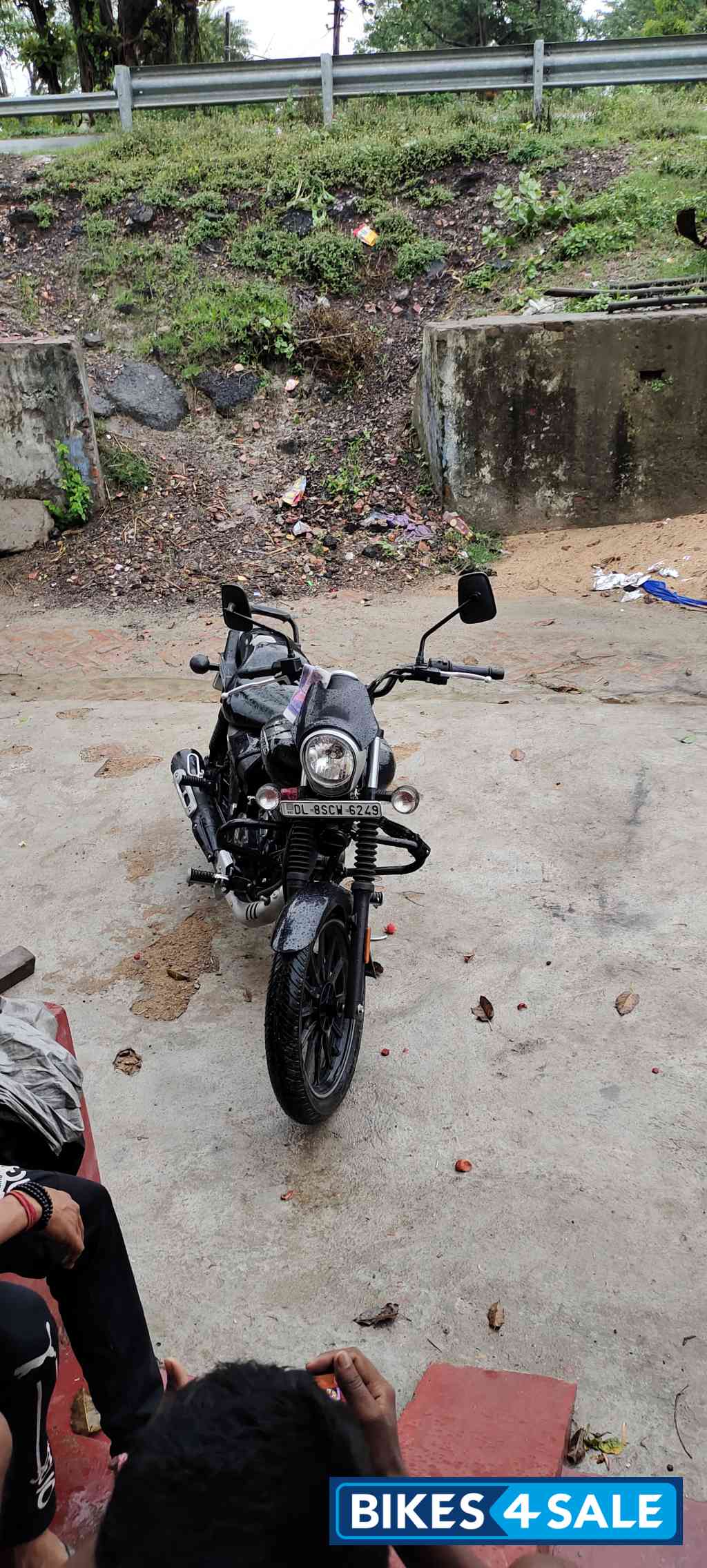 Black Bajaj Avenger Street 160 BS6