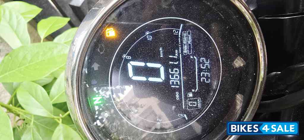 Yezdi Scrambler Single Tone