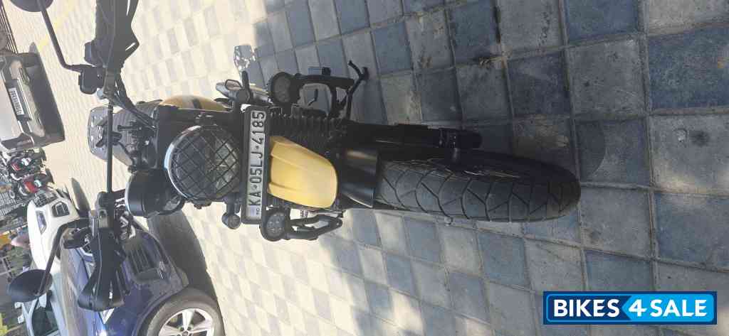 Yezdi Scrambler Single Tone