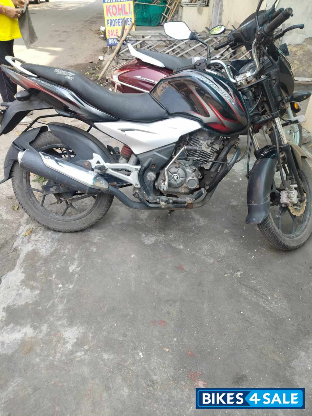 Bajaj Discover 125 ST