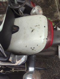 Moonlight White Bajaj Avenger Cruise 220