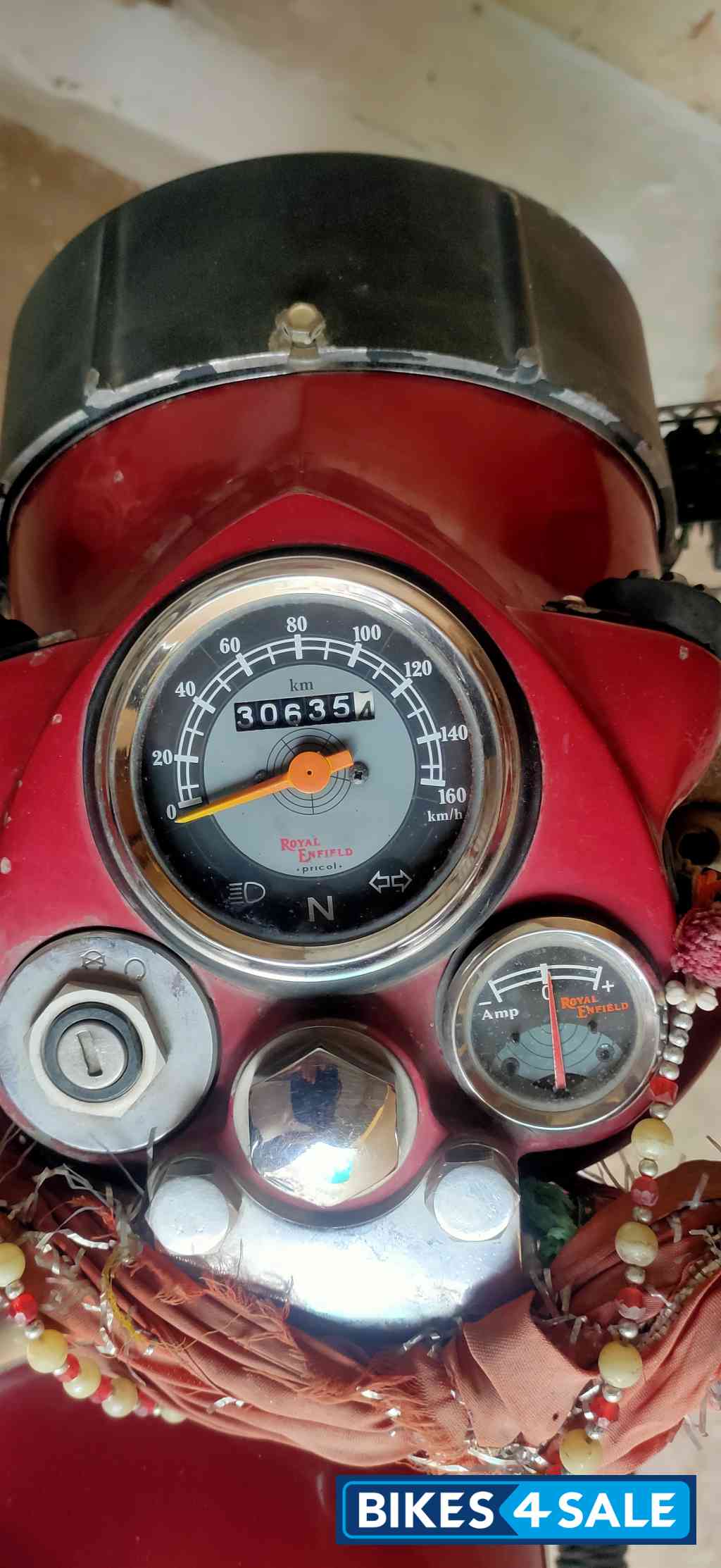 Red Royal Enfield Bullet Electra Twinspark