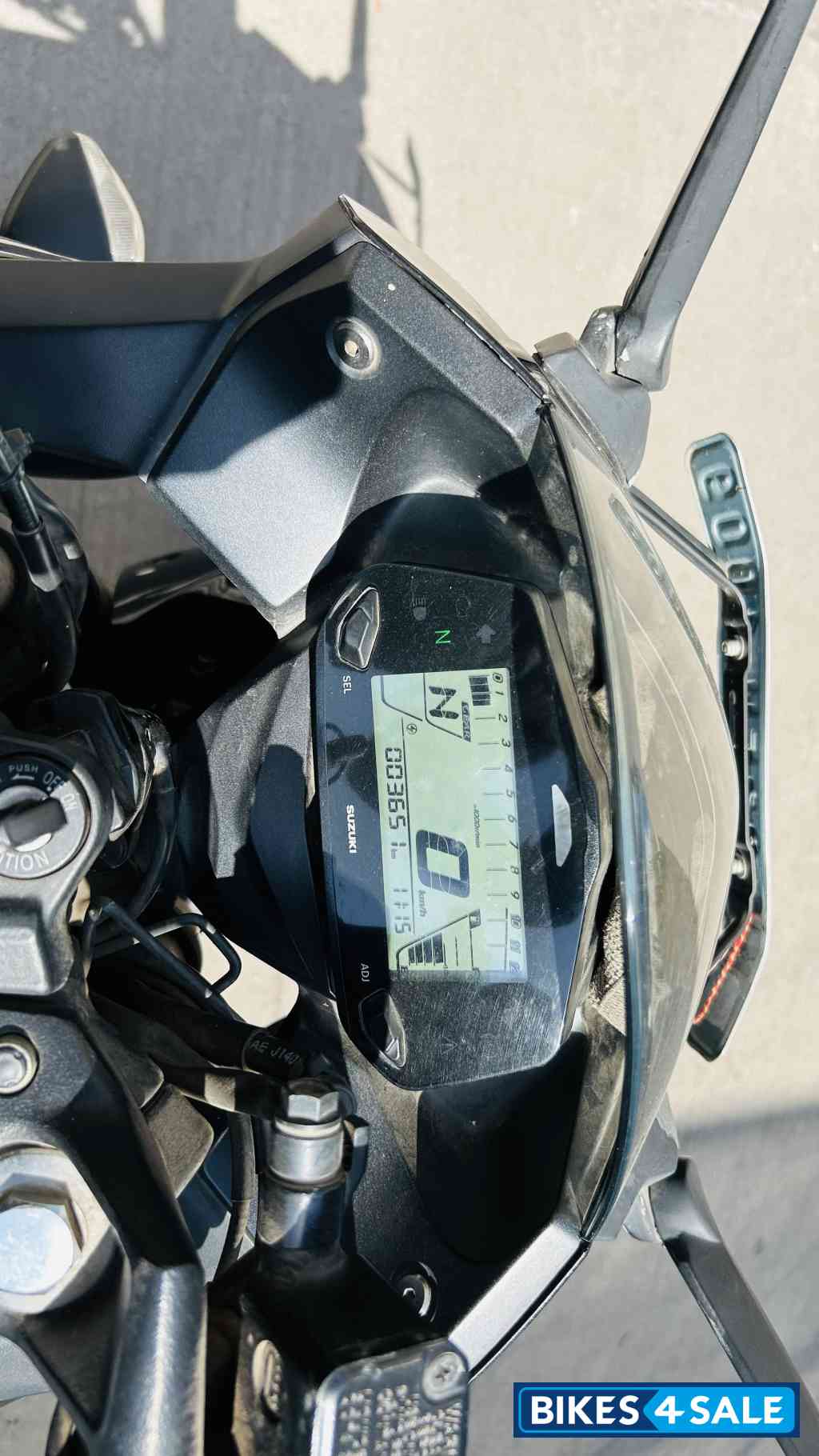 Black Suzuki Gixxer SF