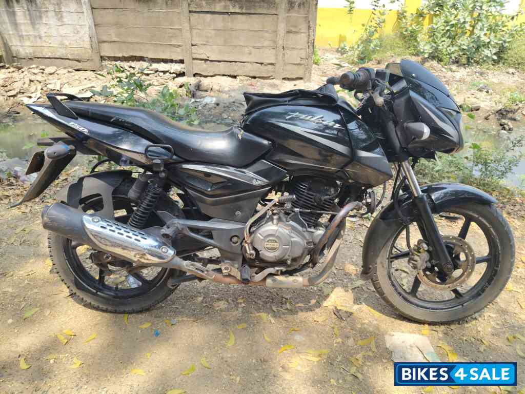 Black Bajaj Pulsar 150 DTSi