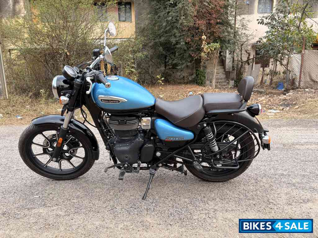 Blue Royal Enfield Meteor 350 Supernova