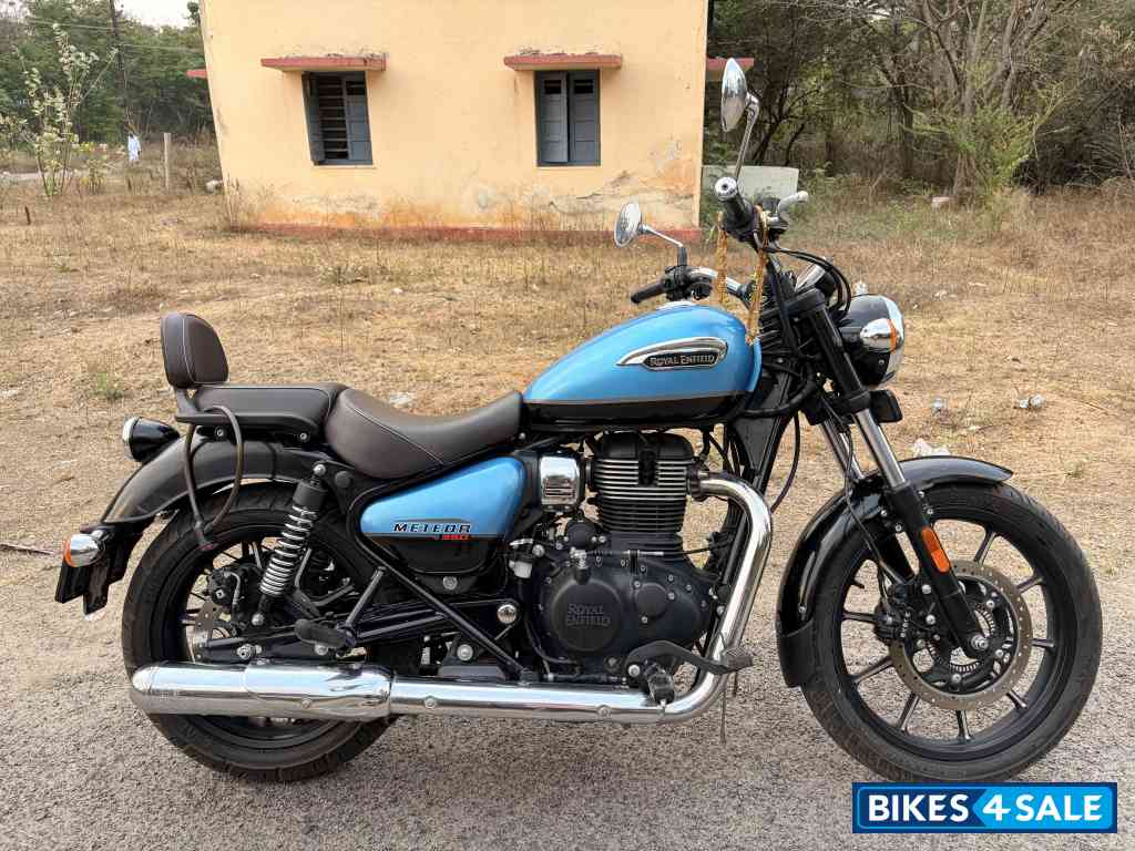 Blue Royal Enfield Meteor 350 Supernova