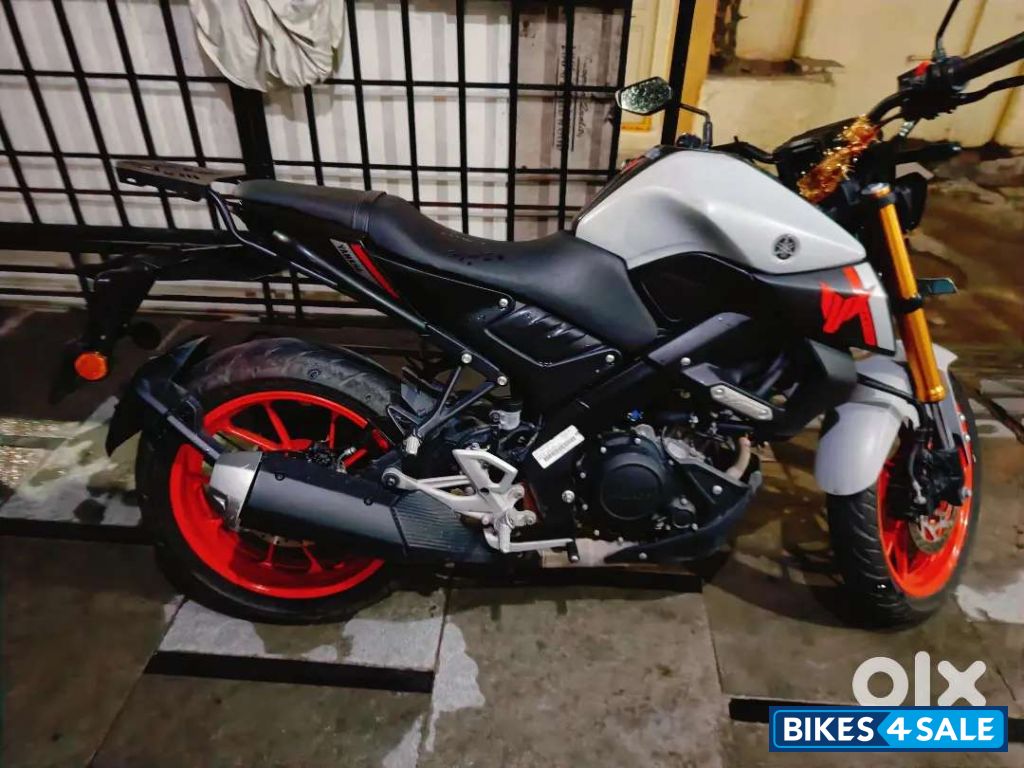 Mat Light Gray Metallic -snow Yamaha MT-15 BS6