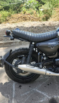Mean Green Yezdi Scrambler Dual Tone
