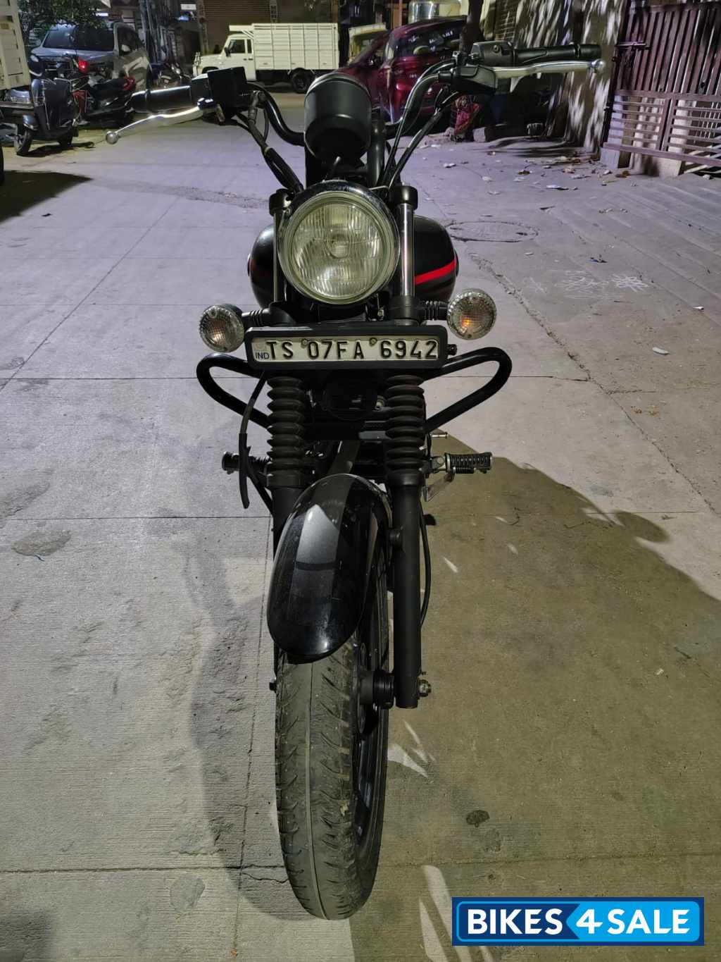 Black Bajaj Avenger Street 220