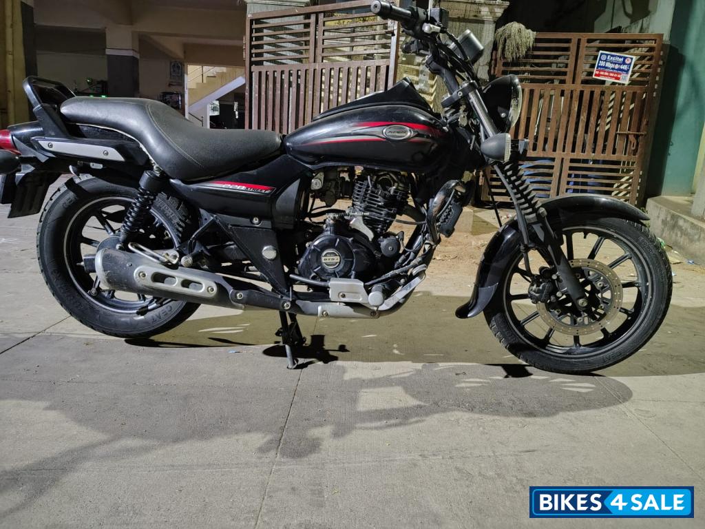 Black Bajaj Avenger Street 220