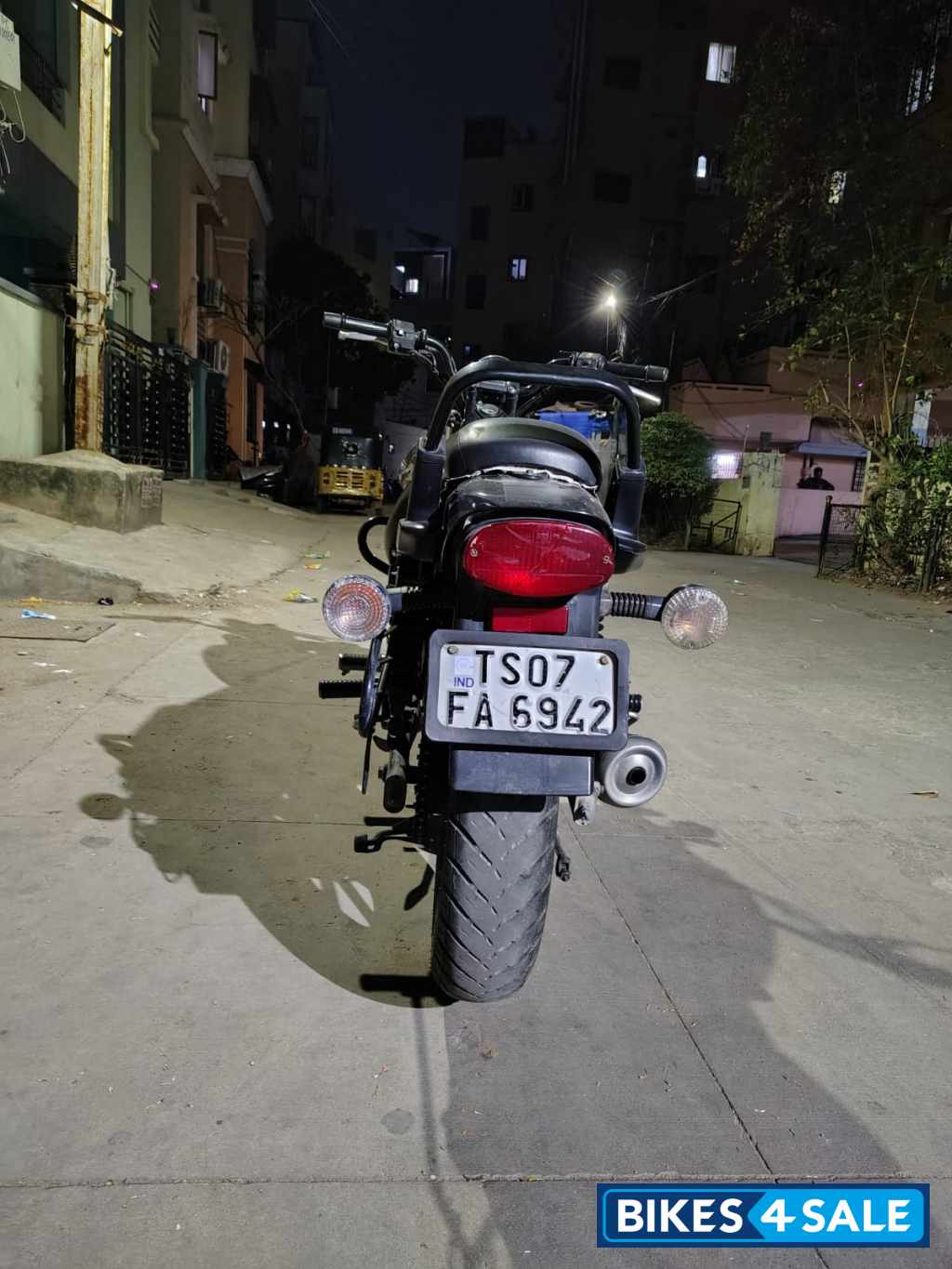 Black Bajaj Avenger Street 220