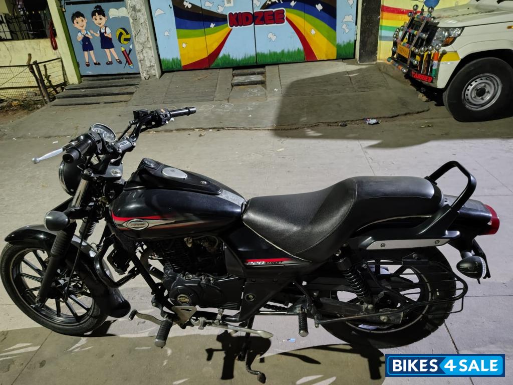 Black Bajaj Avenger Street 220