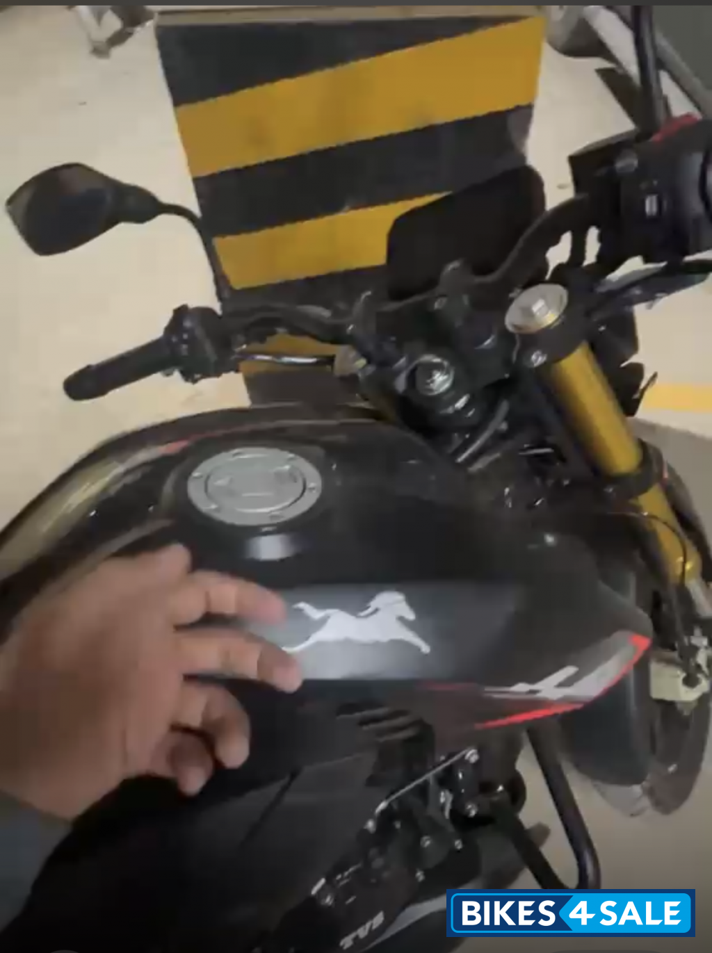 TVS Apache RTR 160 4V Black Edition