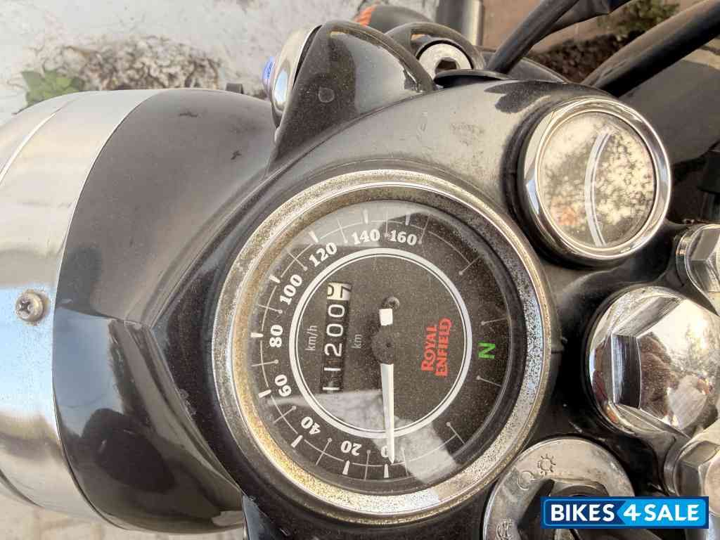 Black Royal Enfield Bullet 350