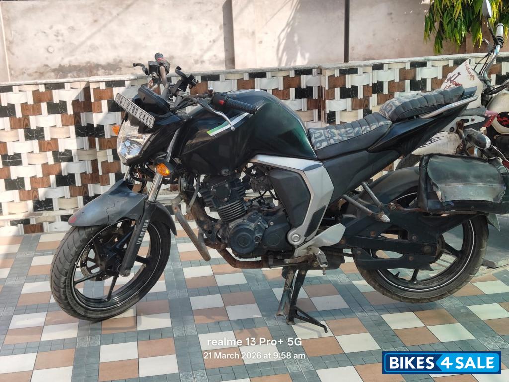 Black Yamaha Fazer FI V2