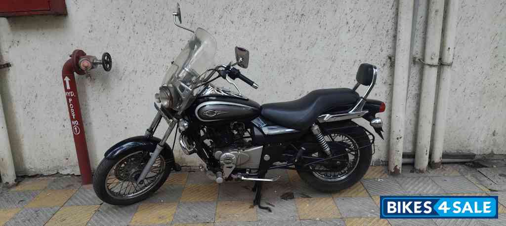 Ebony Black Bajaj Avenger Cruise 220