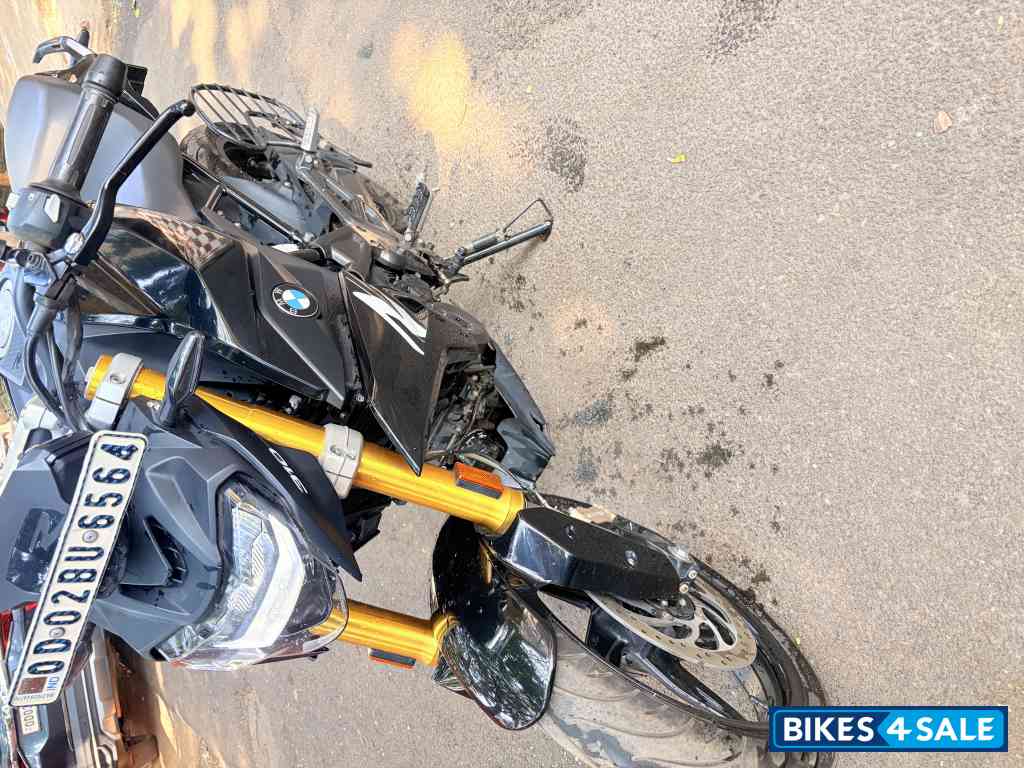 Black BMW G 310 R