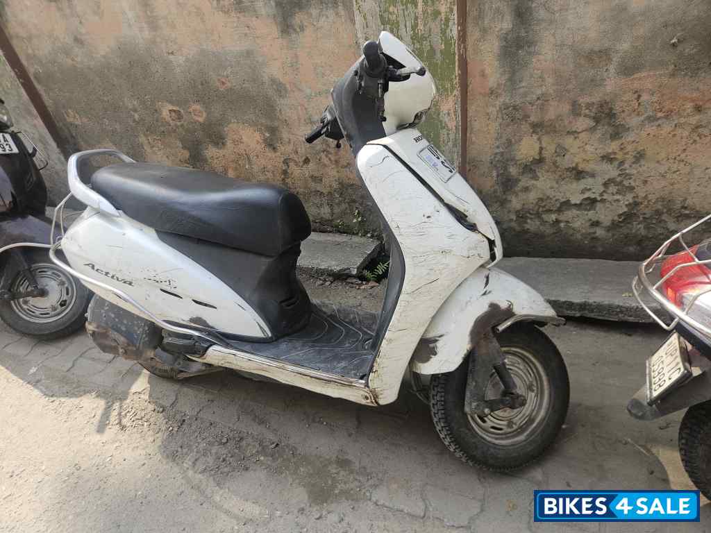 White Honda Activa