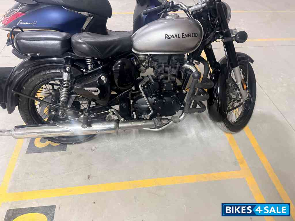 Royal Enfield Classic 350 Dual Channel BS6