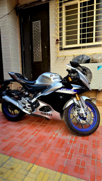Yamaha R15M