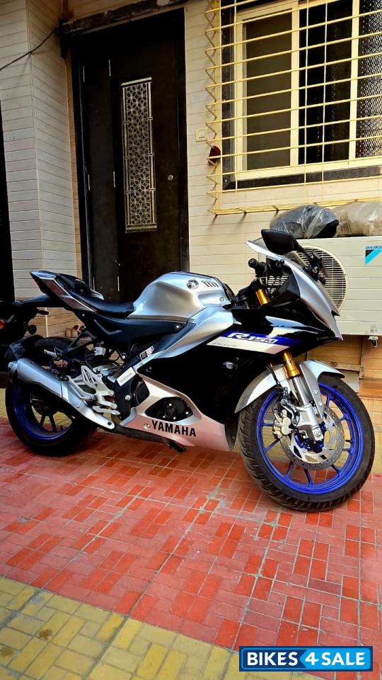 Yamaha R15M