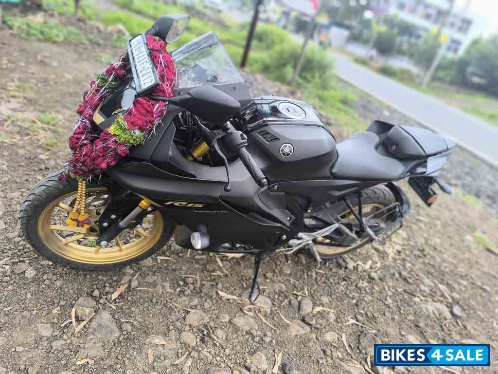 Mat Black Yamaha R15 V4
