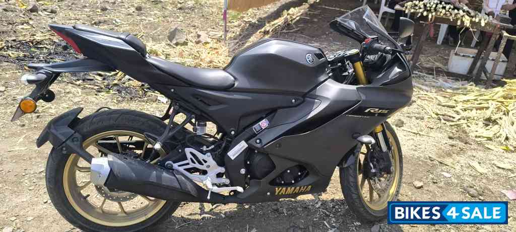 Mat Black Yamaha R15 V4