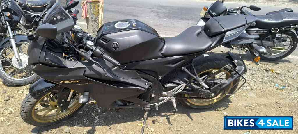 Mat Black Yamaha R15 V4