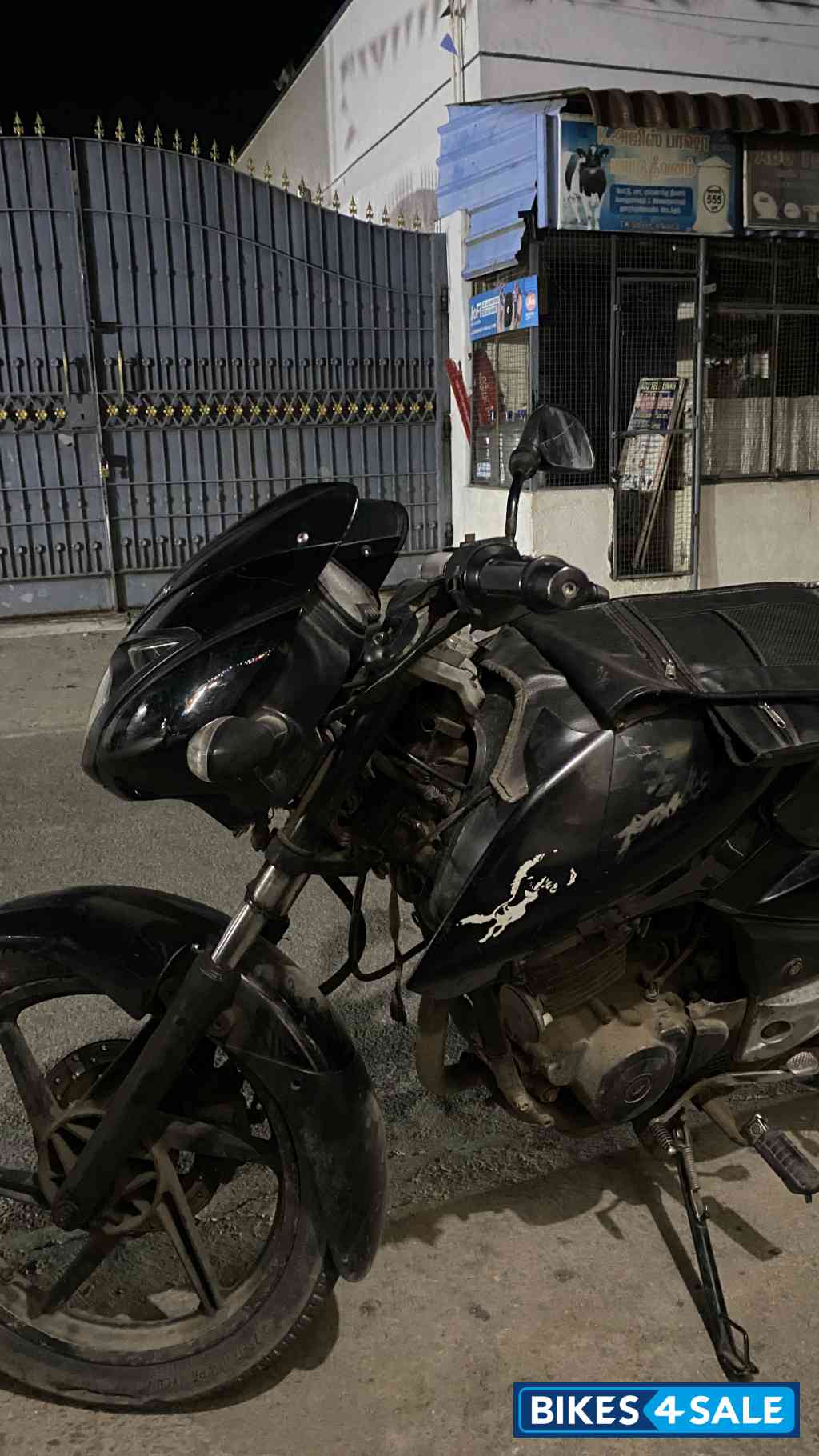 Black Bajaj Pulsar 150