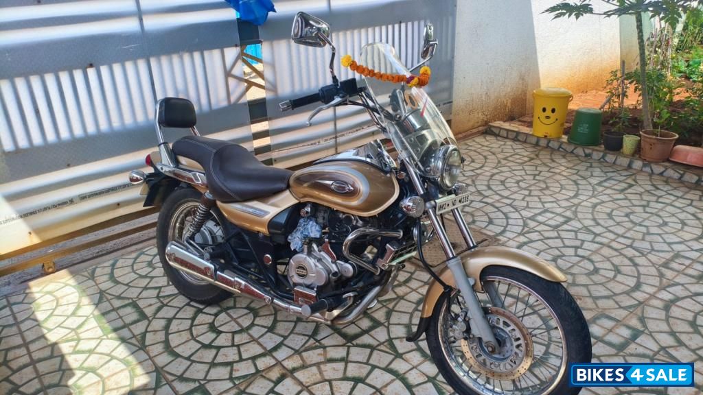 Golden Bajaj Avenger Cruise 220