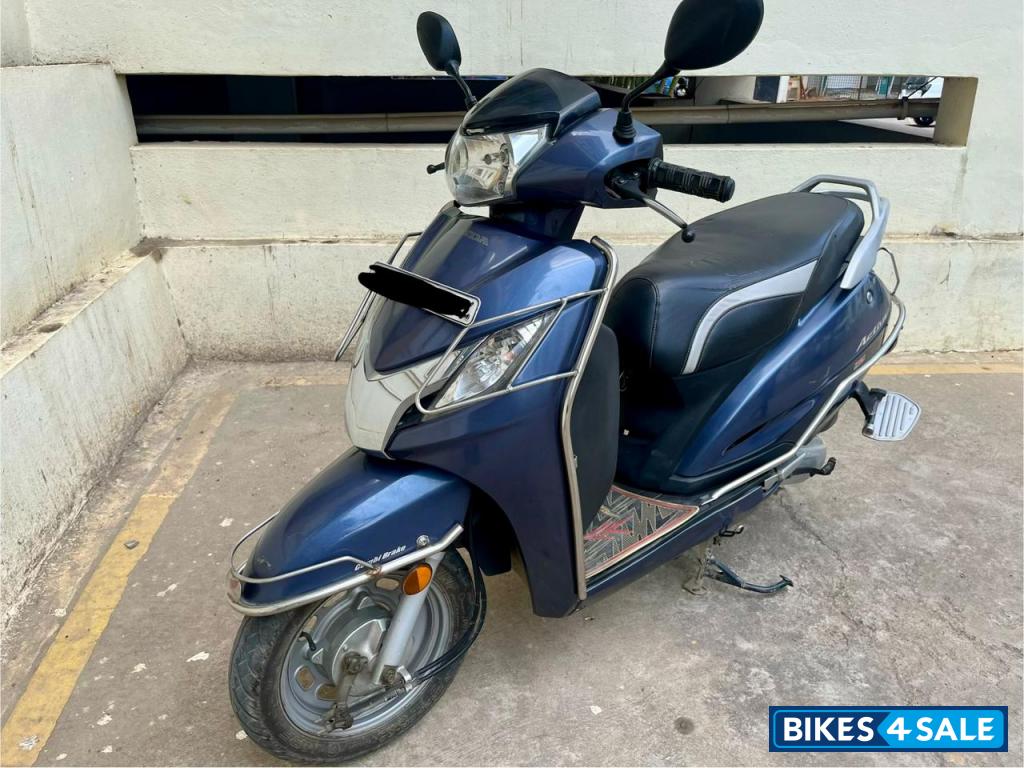 Blue Honda Activa 125