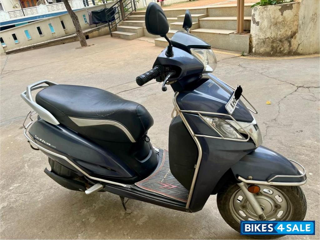 Blue Honda Activa 125