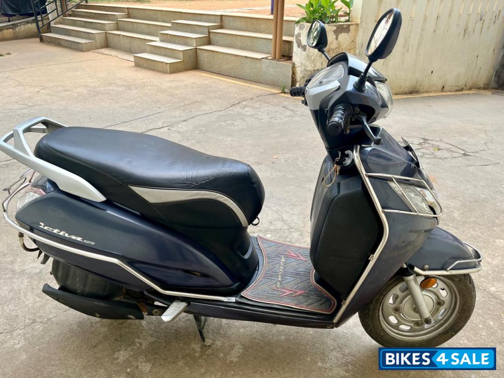 Blue Honda Activa 125