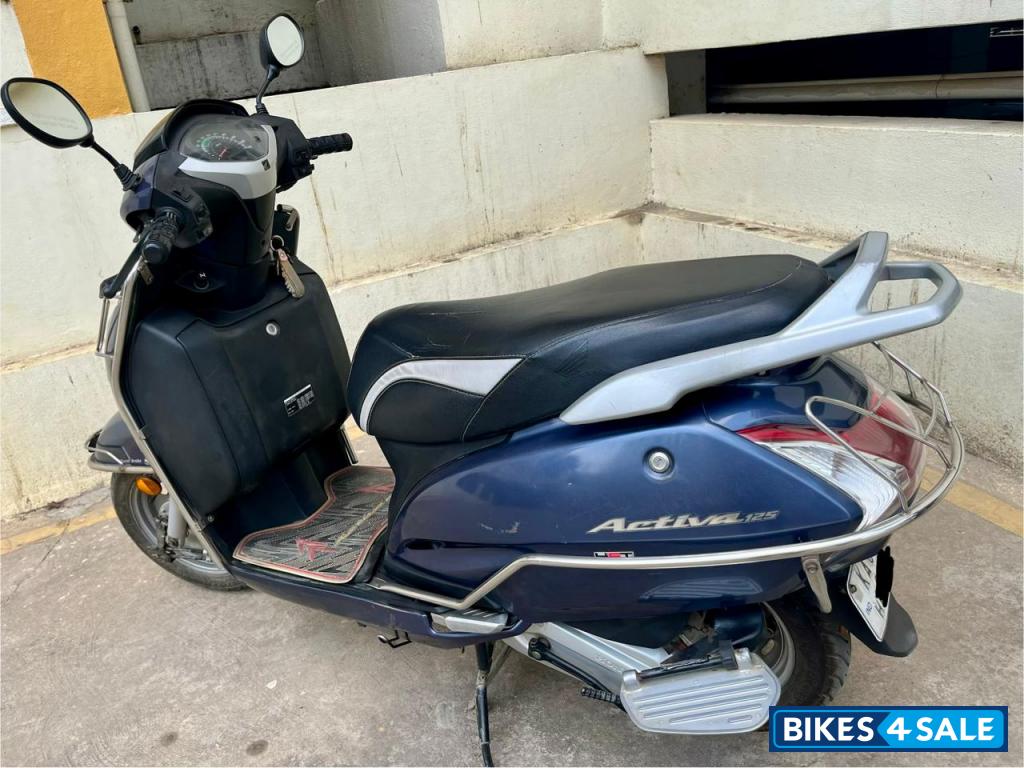 Blue Honda Activa 125