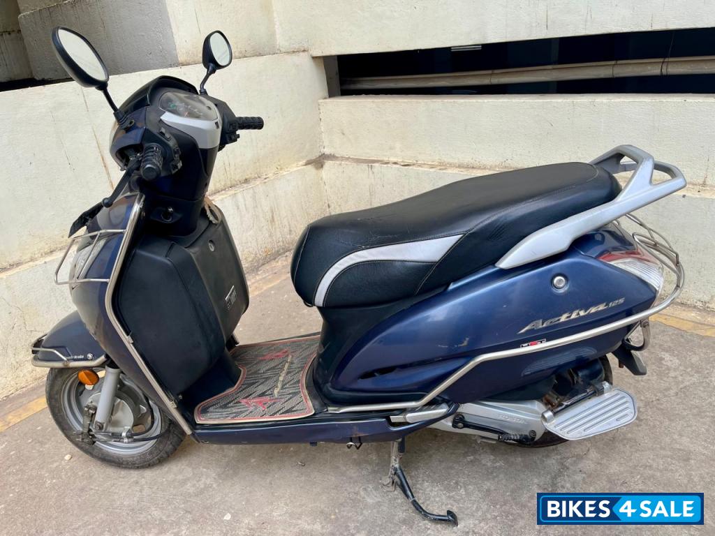 Blue Honda Activa 125
