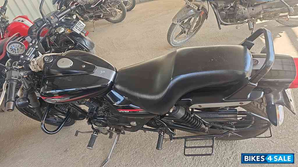 Bajaj Avenger Street 220