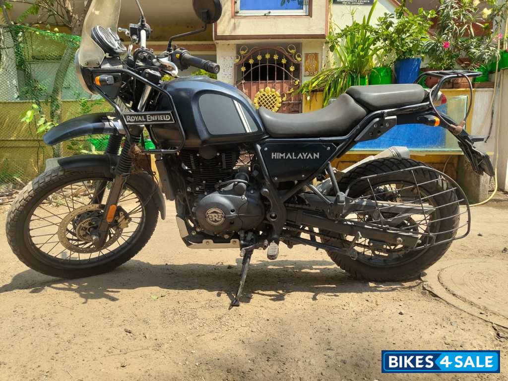Granite Black Royal Enfield Himalayan BS VI