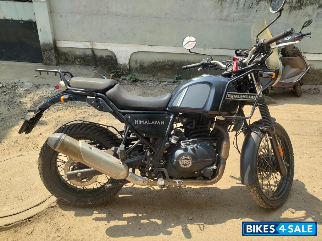 Granite Black Royal Enfield Himalayan BS VI