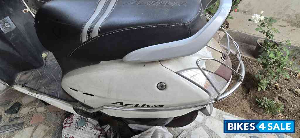 White Honda Activa