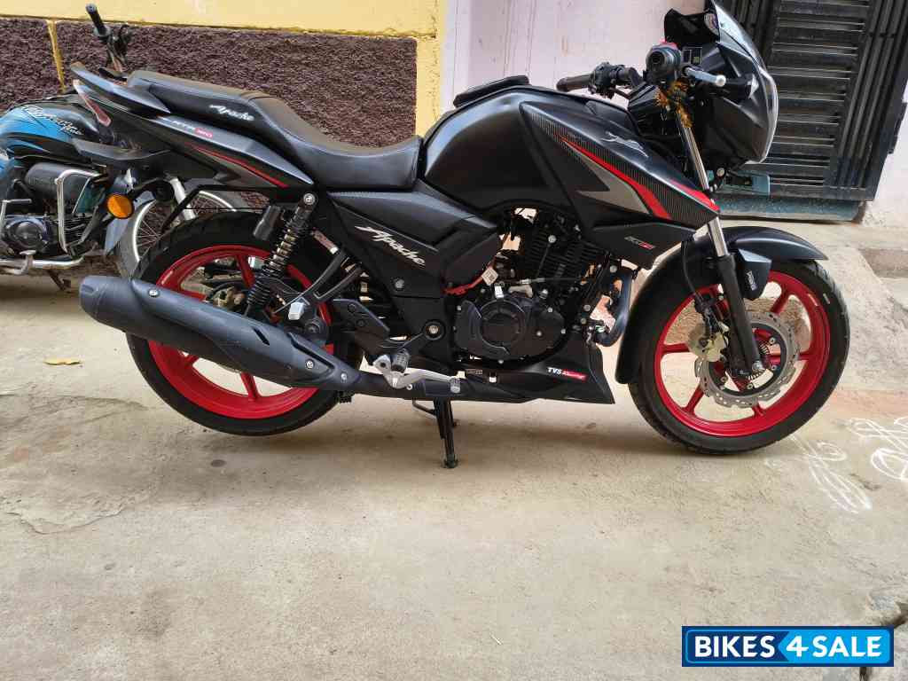 Black And Red TVS Apache RTR 160 2V Racing Edition