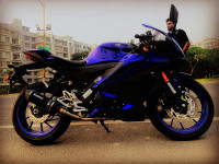 Blue Yamaha R15 V4