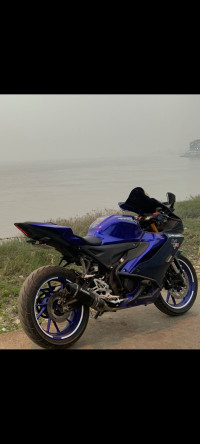 Blue Yamaha R15 V4