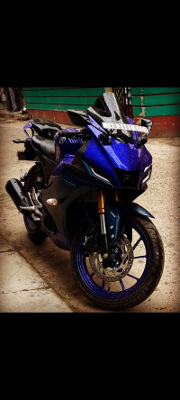 Blue Yamaha R15 V4
